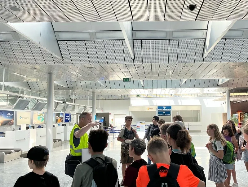 Exkursion zum Flughafen Linz